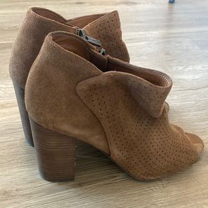 Jessica Simpson Canela Brown Booties